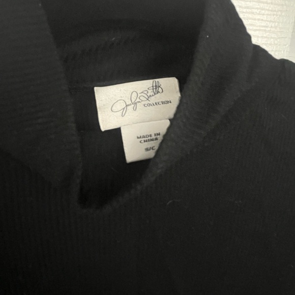 Black Women's 3/4 Sleeve Mockneck Top - Picture 3 of 4